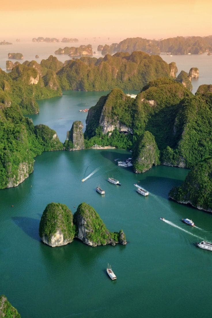 Vista de la Bahía de Ha-Long, Vietnam