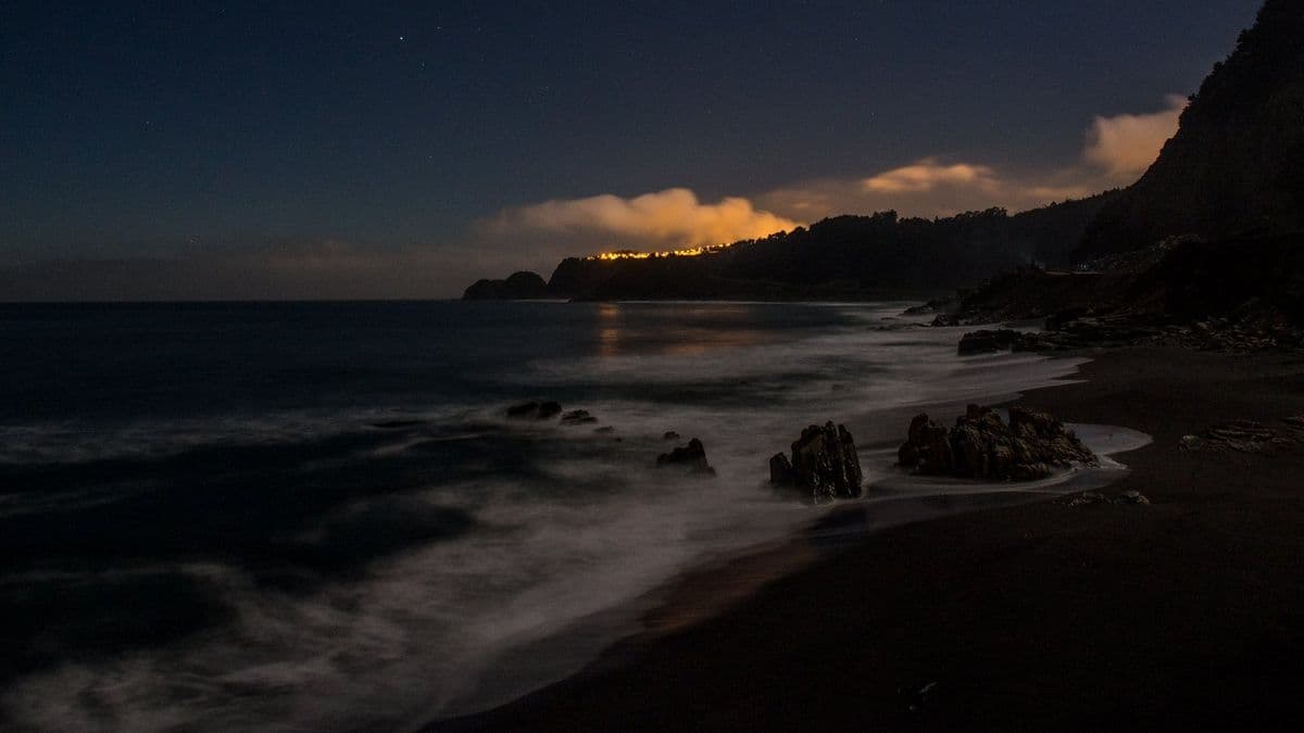 Costa al anochecer, inspiración para tu próximo viaje